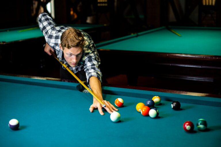 Read more about the article 8 Health Benefits of Playing Pool: More Than Just a Game